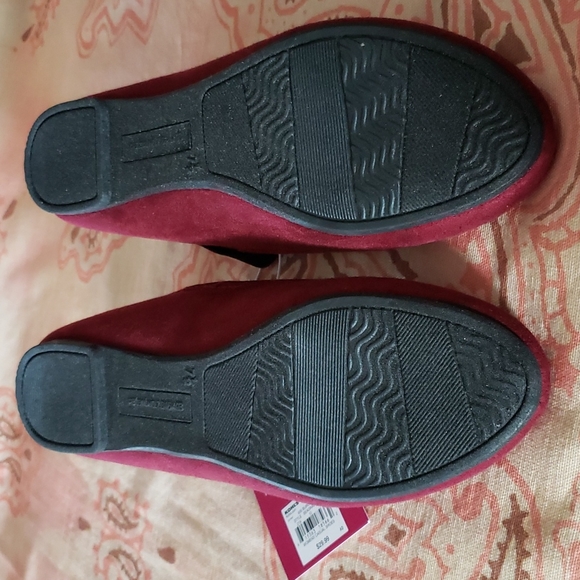 SO Seadragon Women's Flats. Burgundy. Wine. Ballerina Flats. Fancy. Girly - Picture 5 of 9